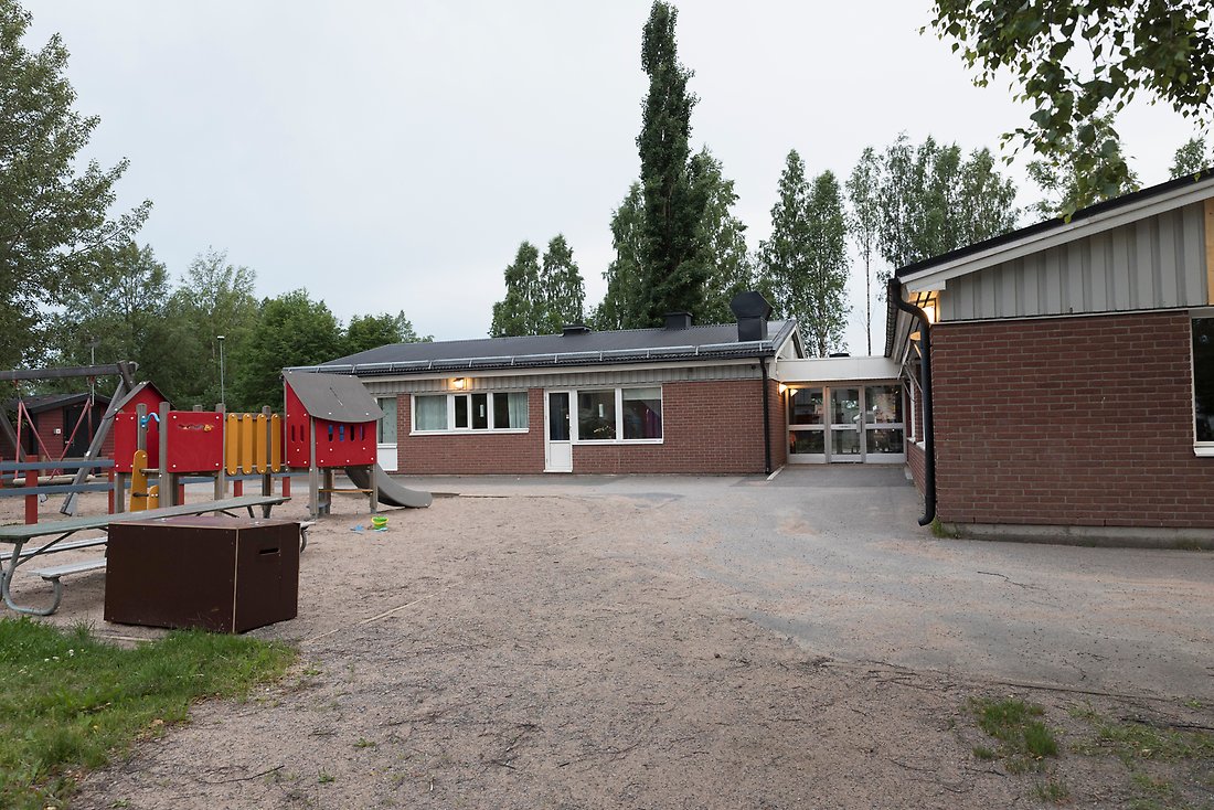 Utomhusmiljö Burströmska förskola, en del av förskolans gård