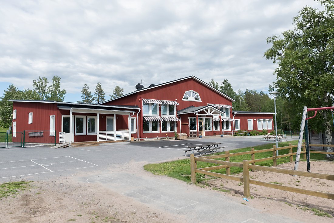Utomhusmiljö Klöverträsk förskola, en del av förskolans gård