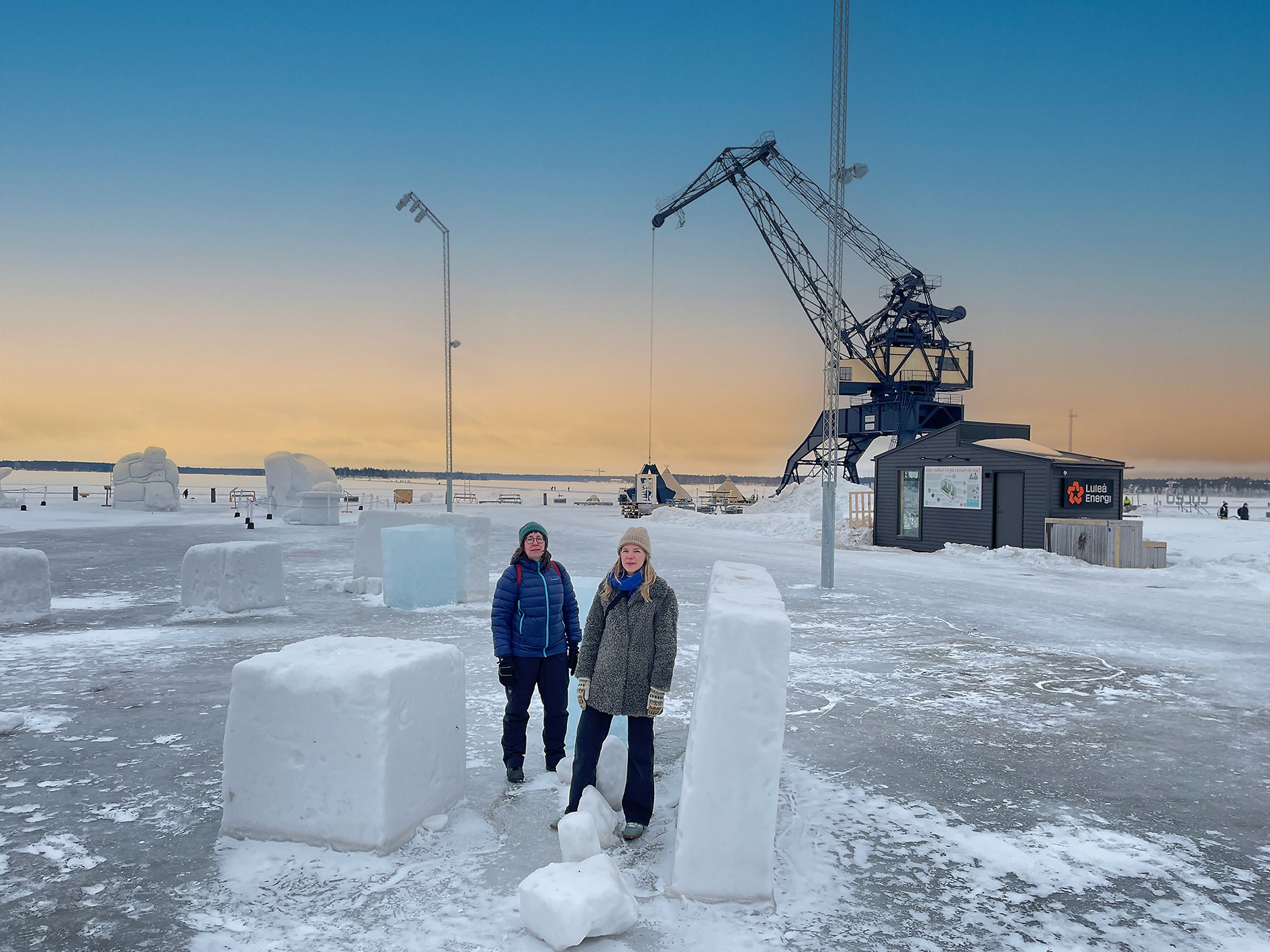 Stadsarkitekt Mia Persson och samhällsstrateg Jenny Lindberg vid Luleå kommun hoppas får många nya ideér om hur isbanan runt stadsön kan utvecklas och hur dessa kan användas in stadsplaneringen.