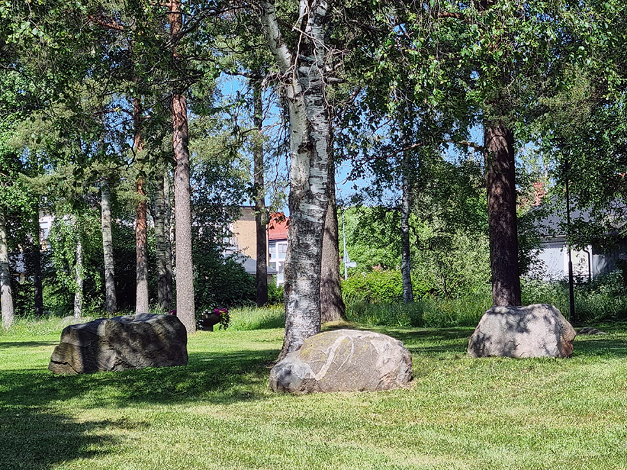 Stora stenar för lek eller sittplats