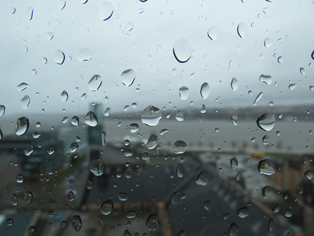 Regn på fönster
