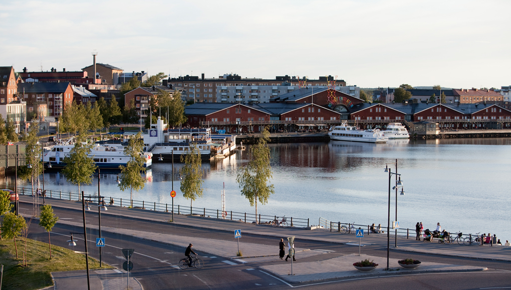 Sommarkväll i Norra hamn i Luleå