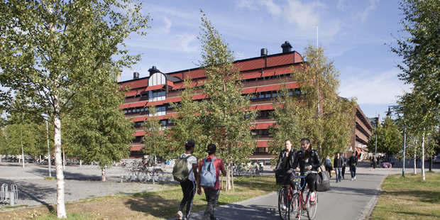 Foto på skolbyggnaden kvarteret Hackspetten