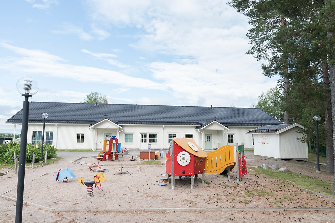 Utomhusmiljö Bälinge förskola, en del av förskolans gård