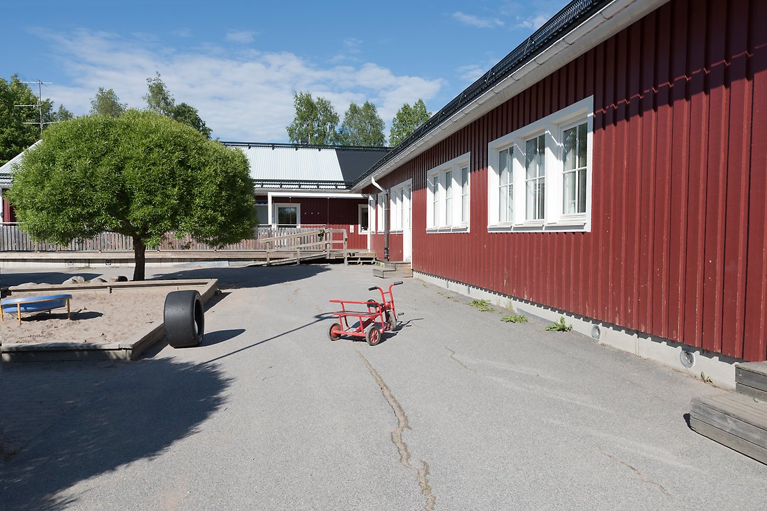 Utomhusmiljö Ersnäs förskola, en del av förskolans gård