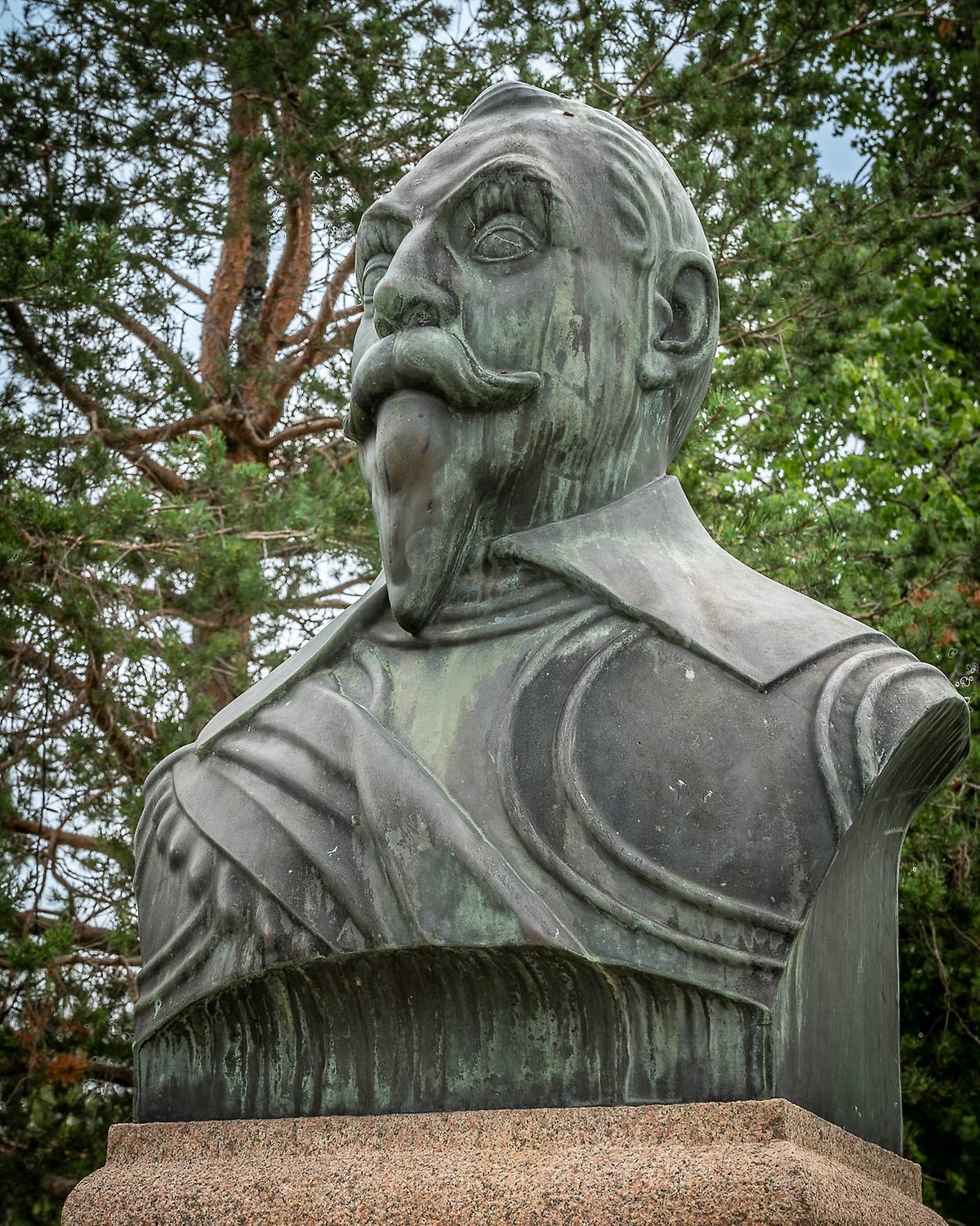 Närbild av bysten