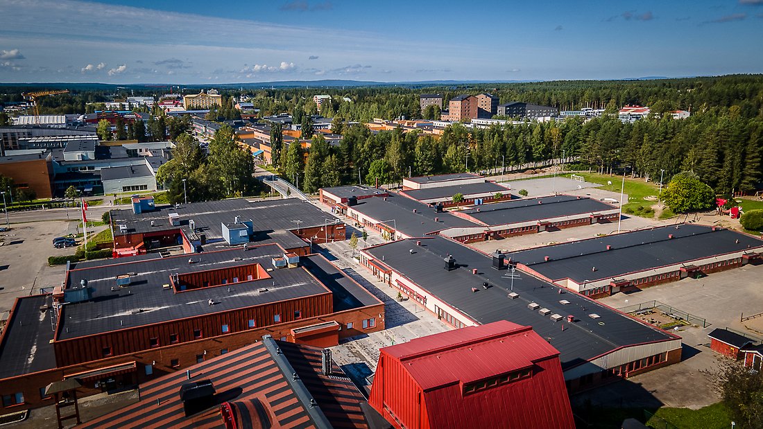 Drönarbild över Porsöns centrum där verket är utspritt