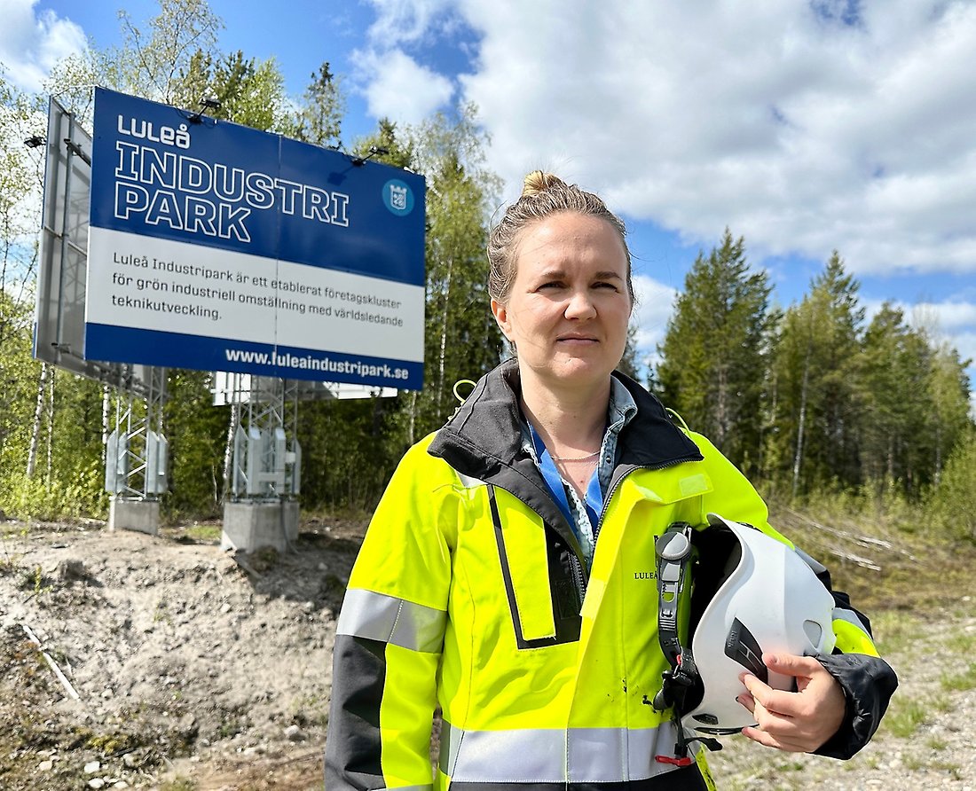 Emma Sailamaa, Luleå kommun är projektledare för infrastruktur och har hand om byggandet på Hertsöfältet.