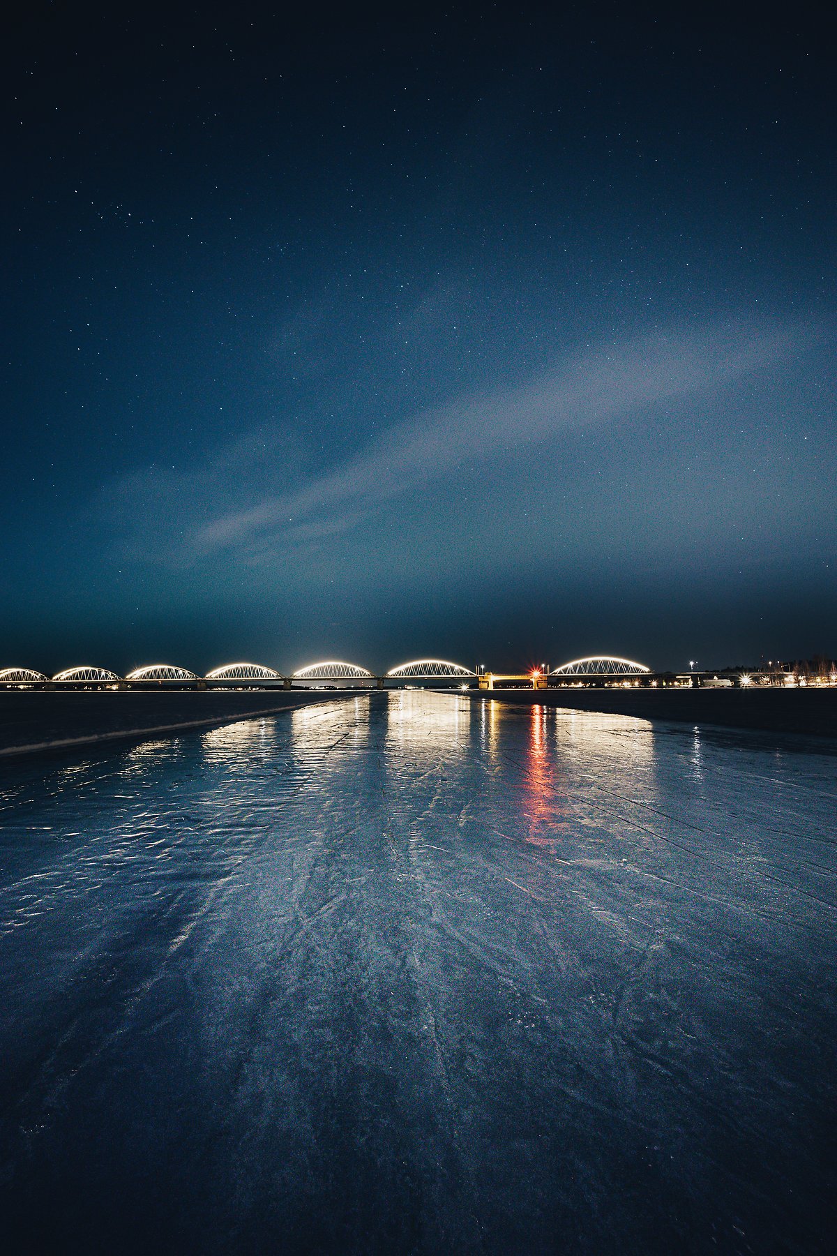 lulea_vinter_isbanan_ungdomar_fikar_sno