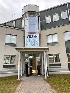 Bild på entré till vuxenutbildningen